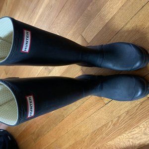 Hunter Back Adjustable Rain Boots Size 6M/7F Black